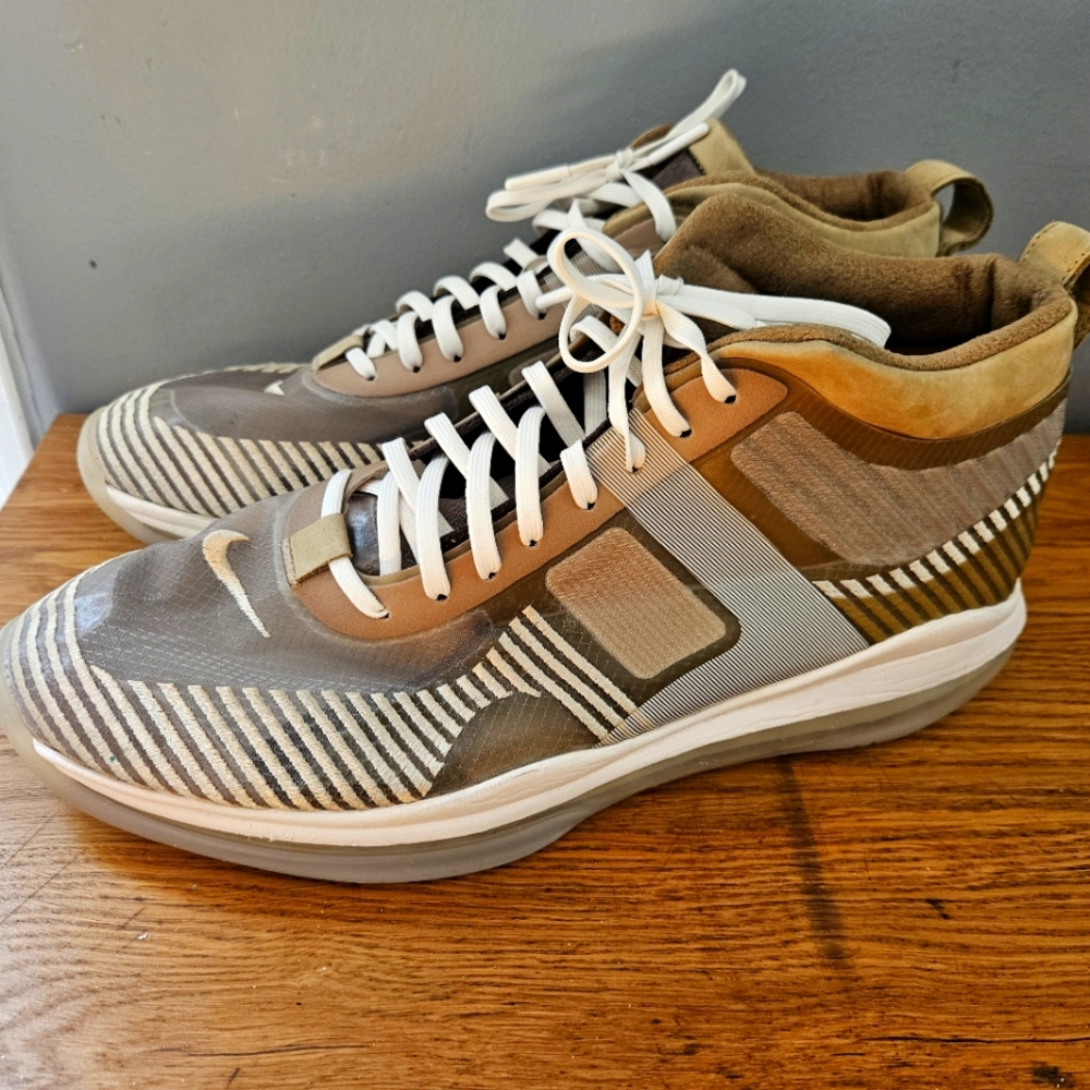 Lebron James x John Elliott size 13 Basketball Shoes Gold